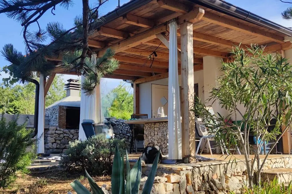 Rare Find! Dogs Welcome Secluded Comfy House Krk سيلو